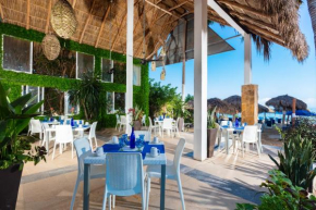 Отель Blue Chairs Resort by the Sea - Adults Only  Пуэрто-Вальярта